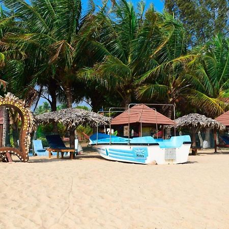 Mithra Paradise Beach Hotel Нилавели Экстерьер фото