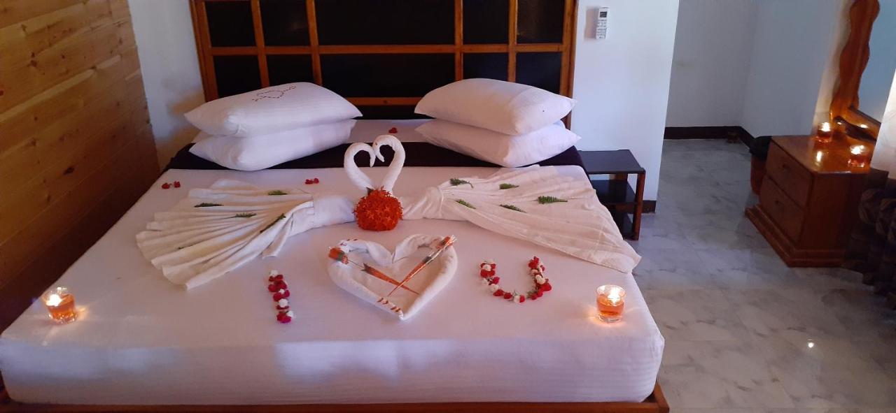 Mithra Paradise Beach Hotel Нилавели Экстерьер фото